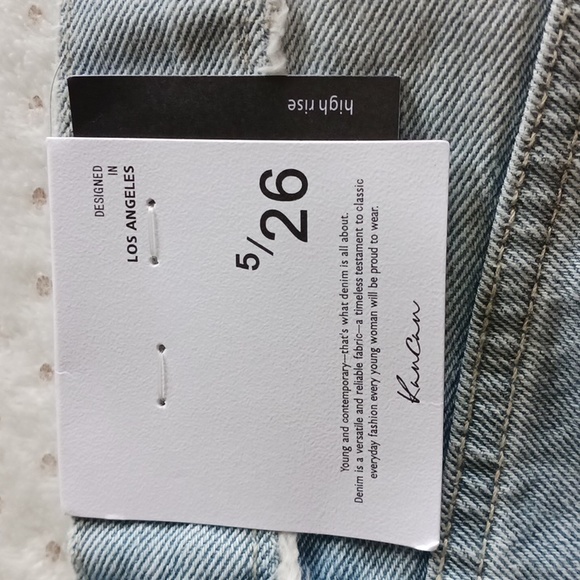 Kancan Women's Distressed Light Wash Jean Shorts - size 5/26 - Picture 4 of 16